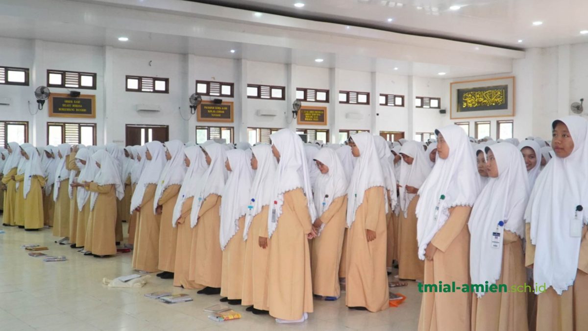 Asah Kemampuan Santriwati, TMI Putri Buka Ujian Syafahi | TMI Al-Amien ...